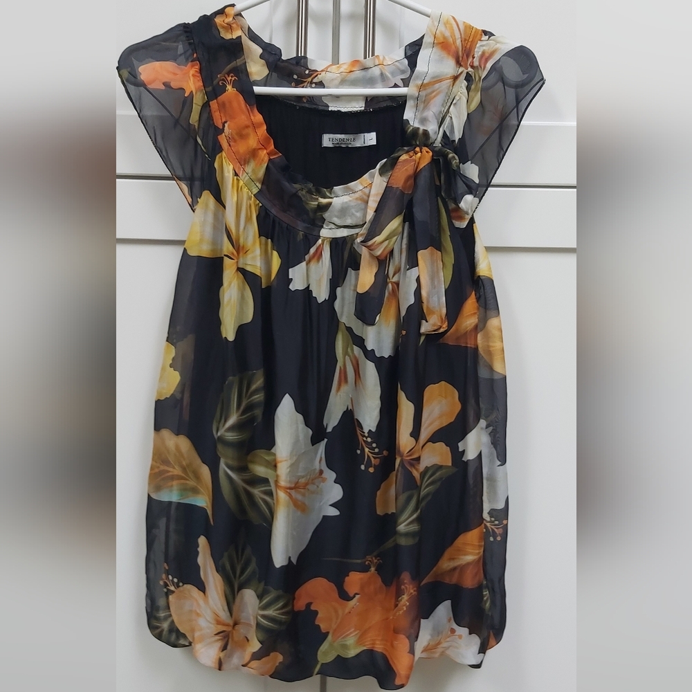 Tendenze Ruffled Silk Floral Blouse